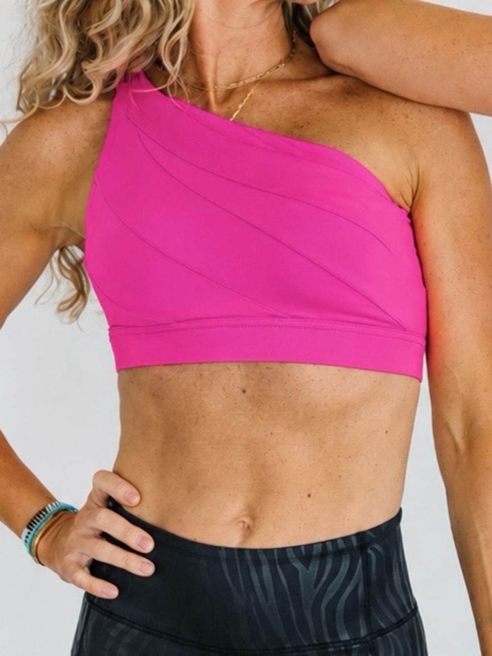 ▪️KIAVA Neon Pink Asymmetric One Shoulder Sports Bra L
